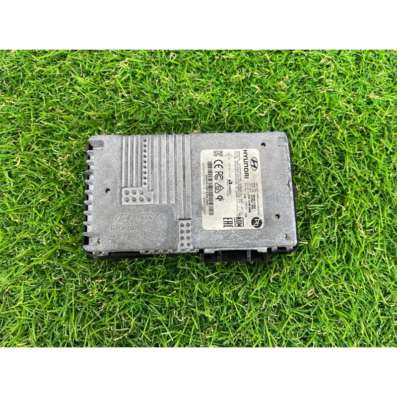 Блок управления беспроводной зарядкой (электрика / блок управления) Hyundai Santa Fe TM 2019 2.0 GDi Turbo 95560S1000