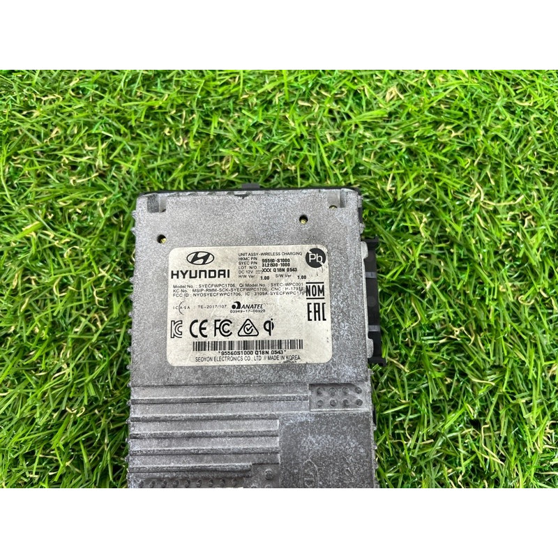 Блок управления беспроводной зарядкой (электрика / блок управления) Hyundai Santa Fe TM 2019 2.0 GDi Turbo 95560S1000