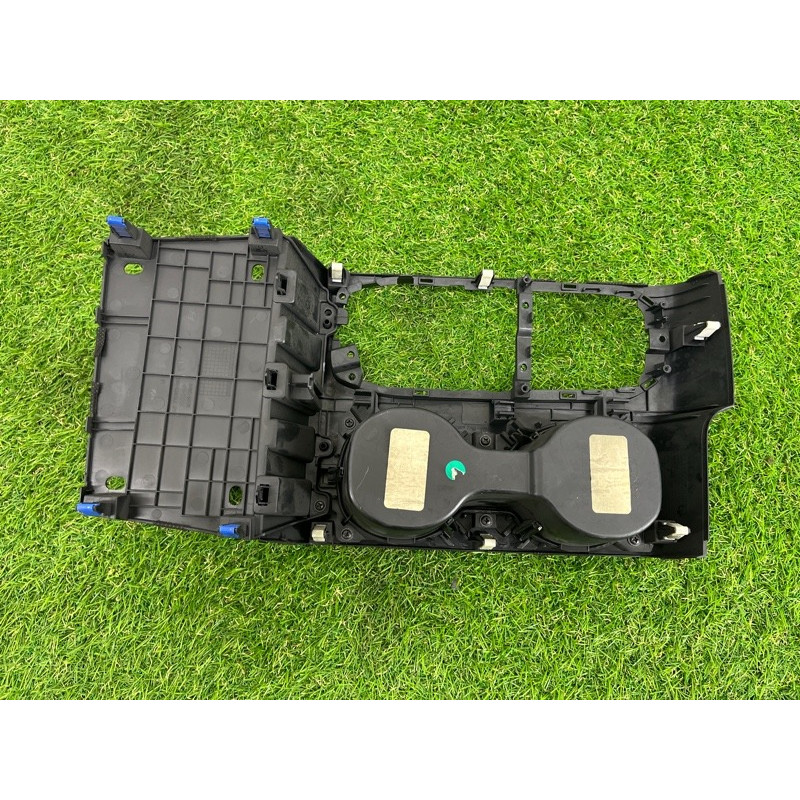 Накладка центральной консоли (салон) Hyundai Santa Fe TM 2019 2.4GDI 84650S2000UMB