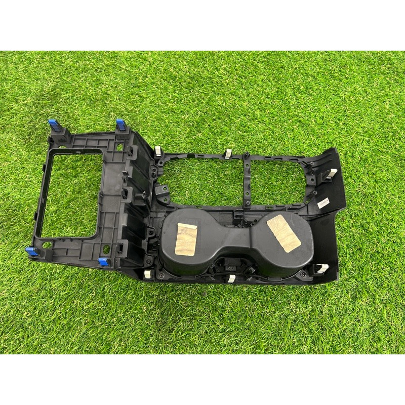 Накладка центральной консоли (салон) Hyundai Santa Fe TM 2019 2.0 GDi Turbo 84650S2000UMB