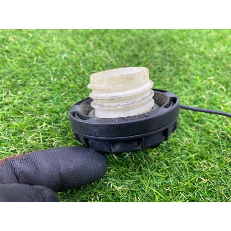 Лючок топливного бака (кузов и элементы) KIA Sorento BL 2005 2.5 CRDI