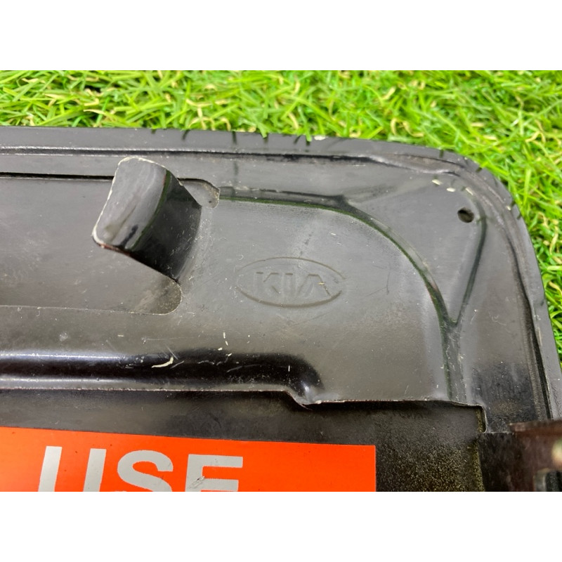 Лючок топливного бака (кузов и элементы) KIA Sorento BL 2005 2.5 CRDI