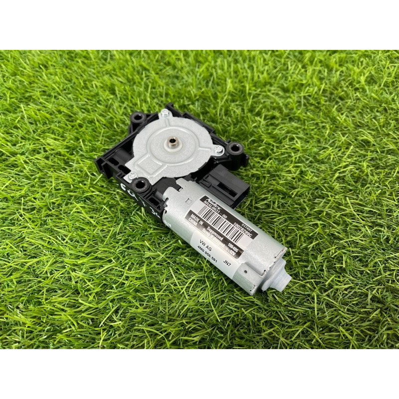 Мотор люка (электрика) AUDI Q7 4M 2018 3.0 TFSi 4M0959591