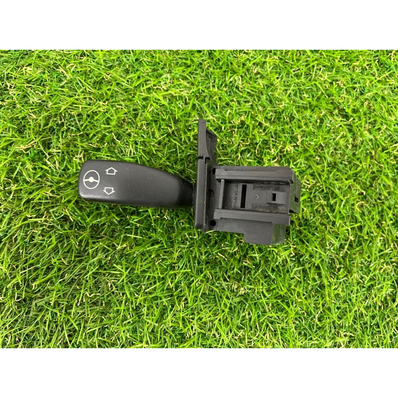 Кнопка регулировки положения руля (электрика / кнопки) BMW X5 E53 2003 M62B44 61318373901