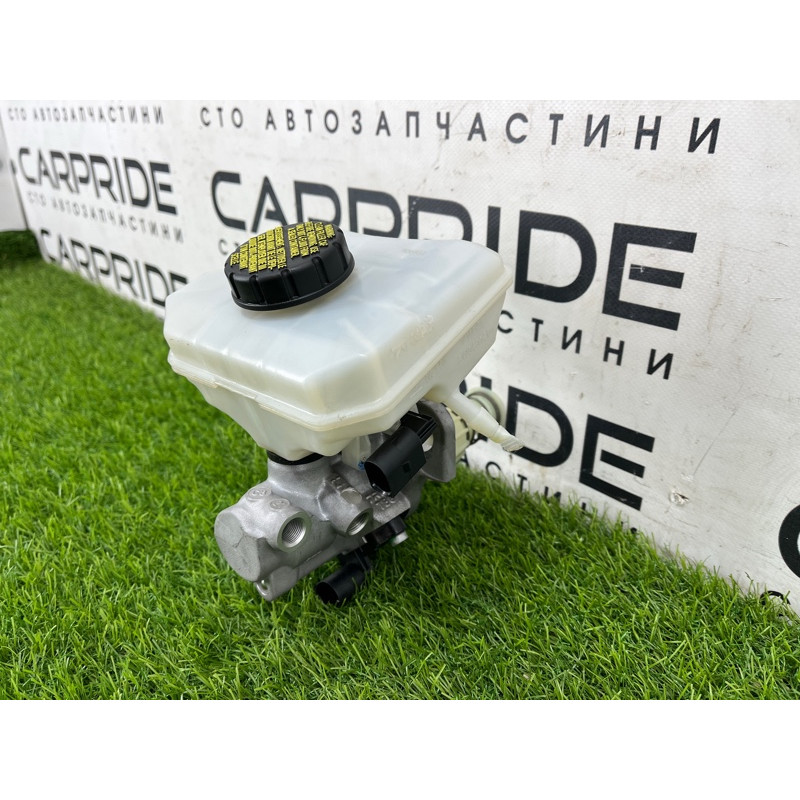 Главный тормозной цилиндр (тормозная система) AUDI Q7 4M 2018 3.0 TFSi 4M0611021A