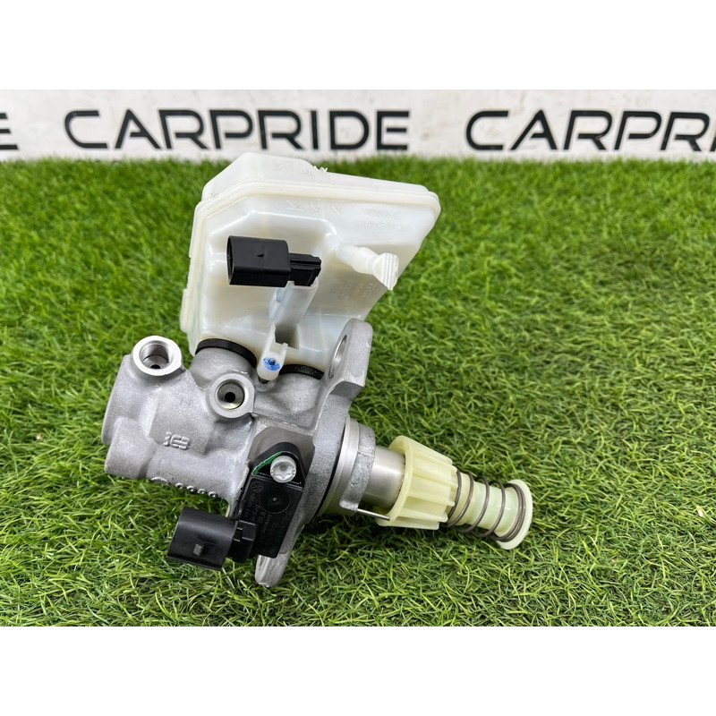 Главный тормозной цилиндр (тормозная система) AUDI Q7 4M 2018 3.0 TFSi 4M0611021A