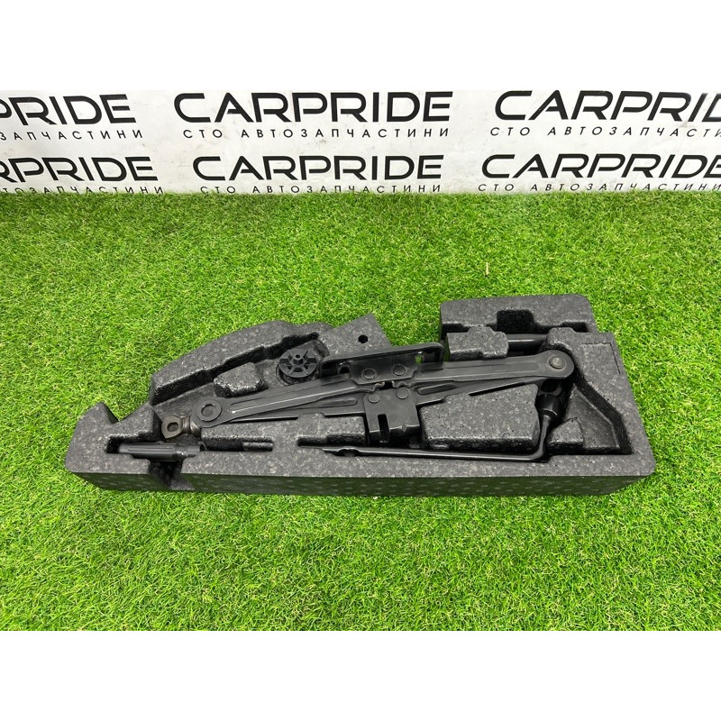 Комплект інструменту (аксессуары) Hyundai Santa Fe TM 2019 2.0 GDi Turbo 09149S2000