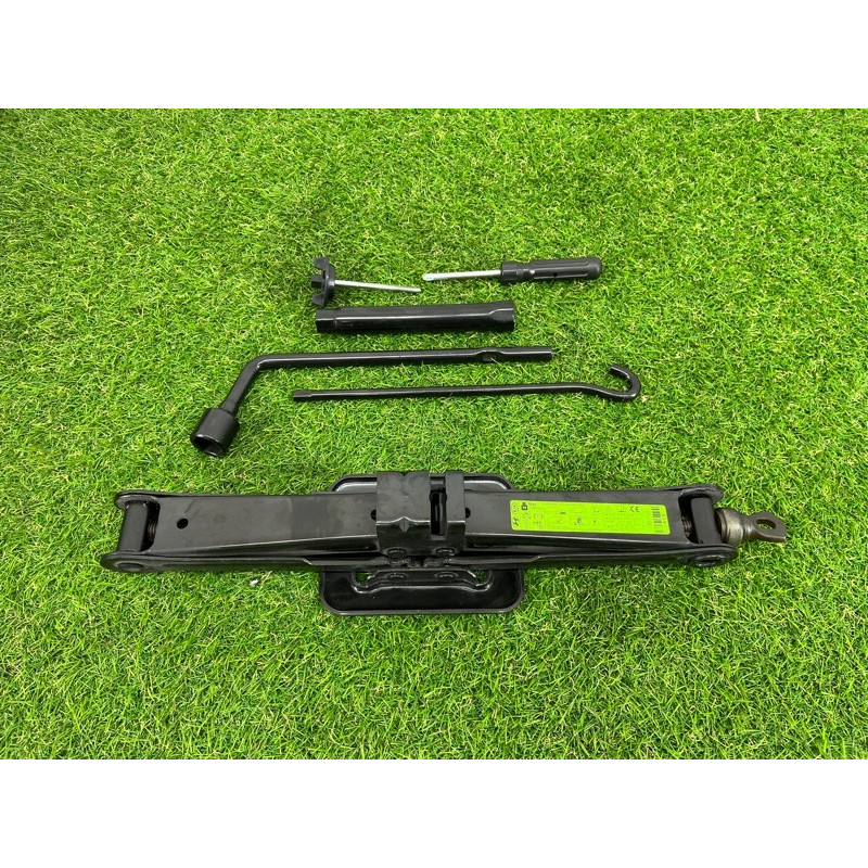 Комплект інструменту (аксессуары) Hyundai Santa Fe TM 2019 2.0 GDi Turbo 09149S2000