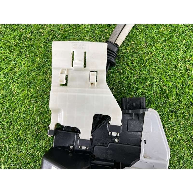 Замок двери (кузов и элементы) Hyundai Ioniq AE 2019 Electro 81310G2010