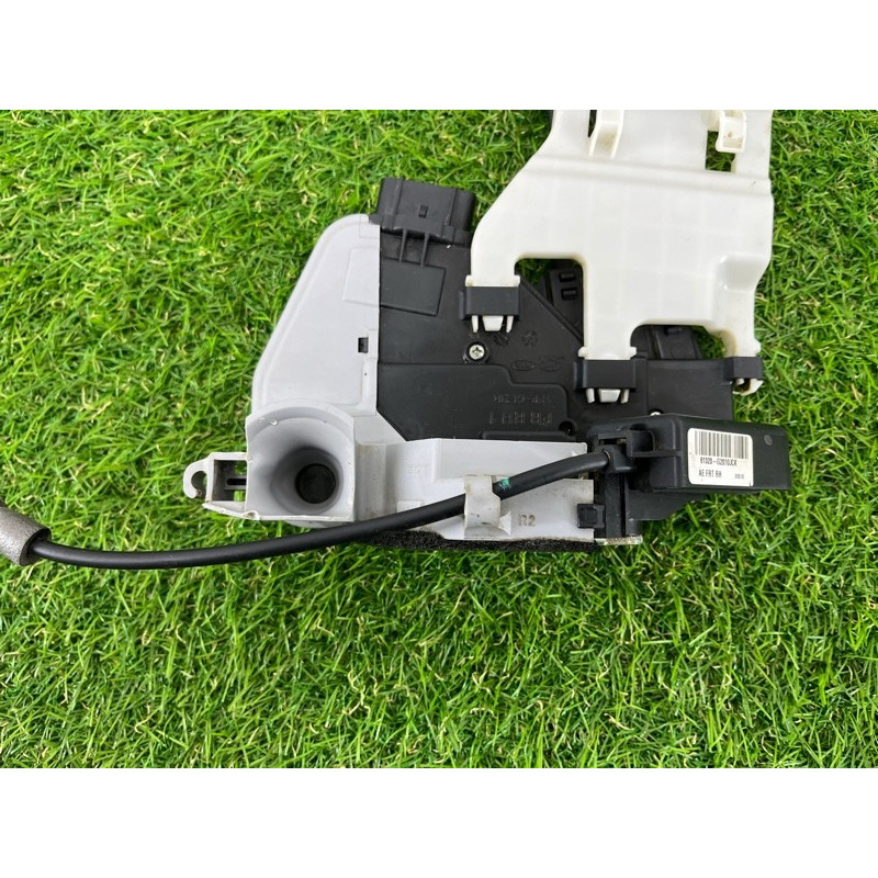 Замок двери (кузов и элементы) Hyundai Ioniq AE 2019 Electro 81320G2010