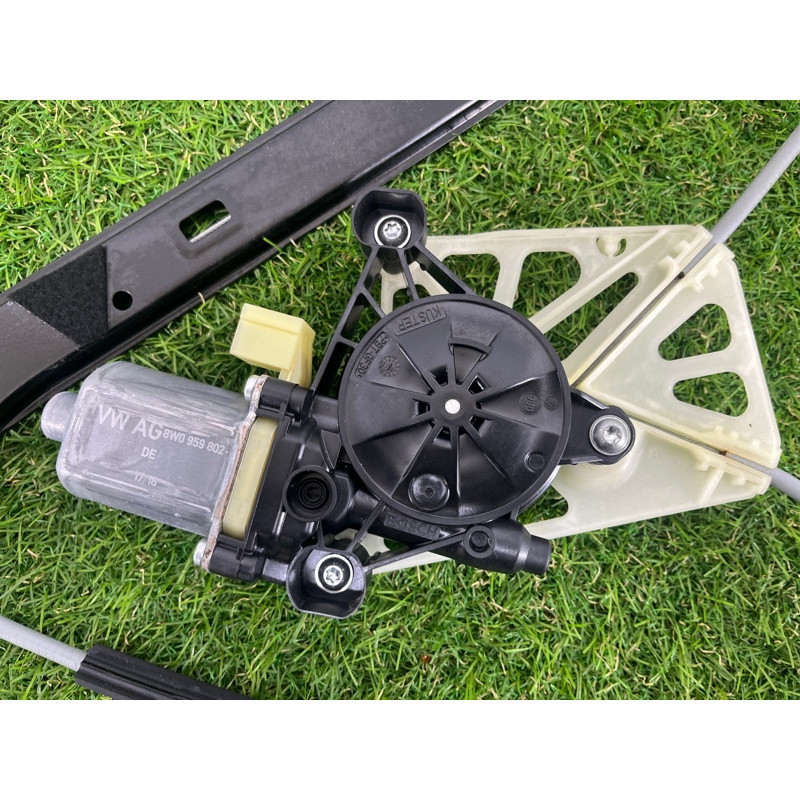 Механизм стеклоподъемника с мотором (кузов и элементы) AUDI Q7 4M 2018 3.0 TFSi 4M0837461A