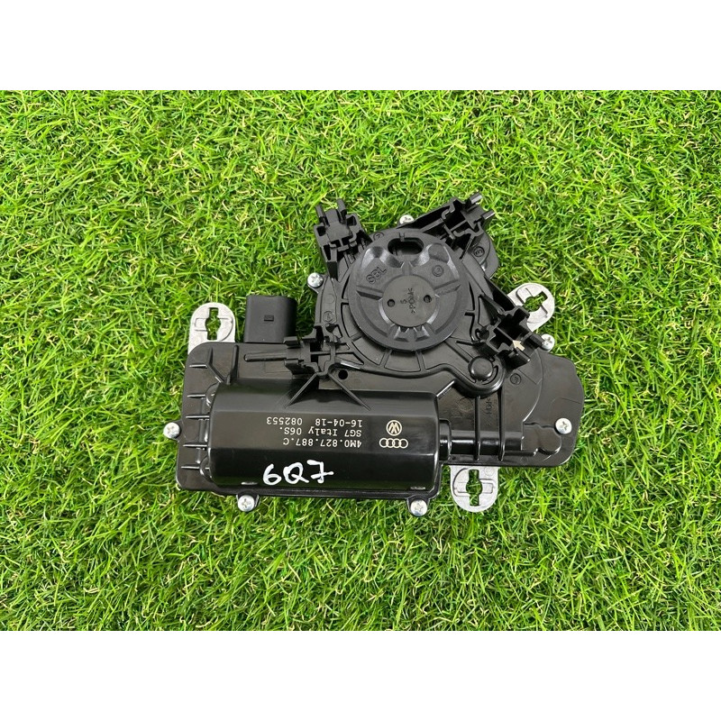 Привод замка багажника (электрика) AUDI Q7 4M 2018 3.0 TFSi 4M0827887C