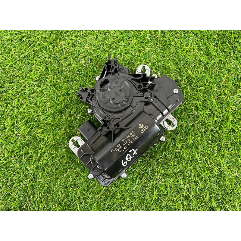 Привод замка багажника (электрика) AUDI Q7 4M 2018 3.0 TFSi 4M0827887C