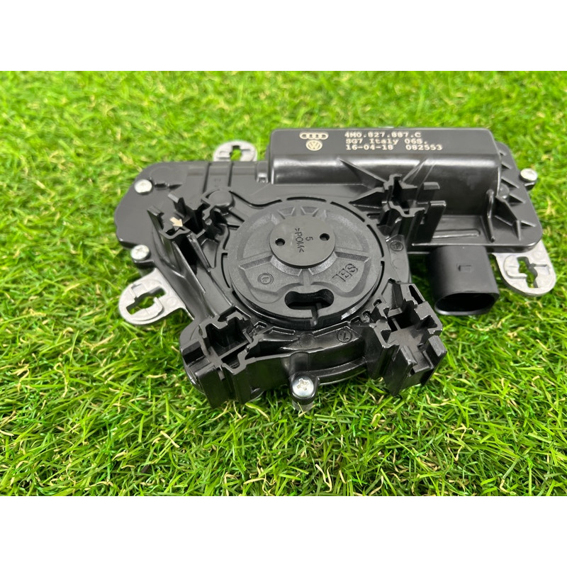 Привод замка багажника (электрика) AUDI Q7 4M 2018 3.0 TFSi 4M0827887C