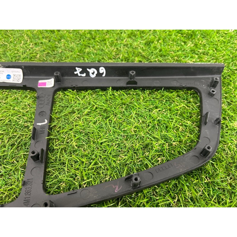 Декоративная накладка центральной консоли (салон) AUDI Q7 4M 2018 3.0 TFSi 4M1863321PRQ8