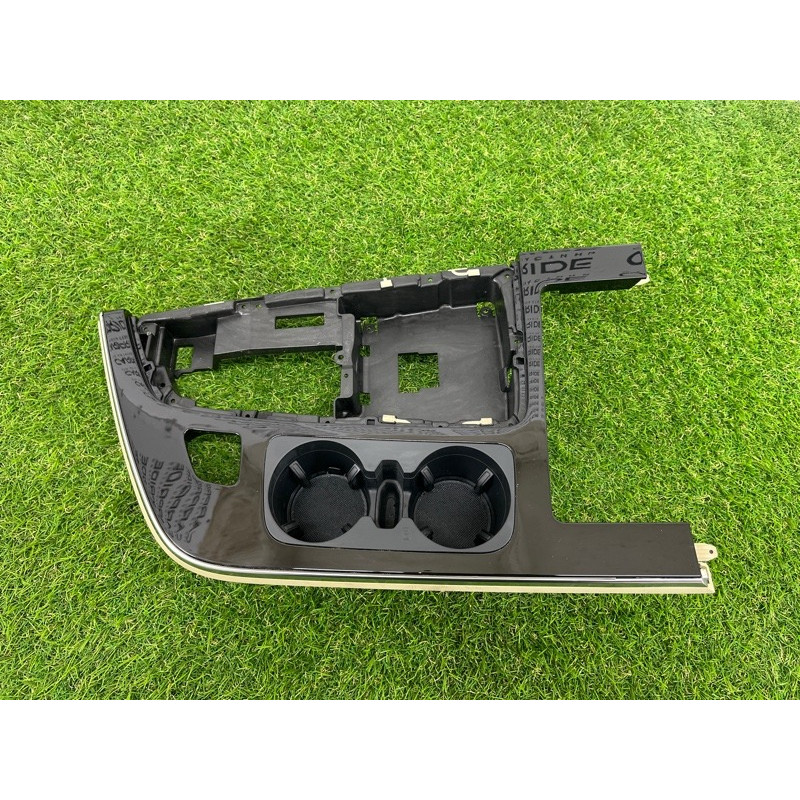 Декоративная накладка центральной консоли (салон) AUDI Q7 4M 2018 3.0 TFSi 4M1864241AHPKW