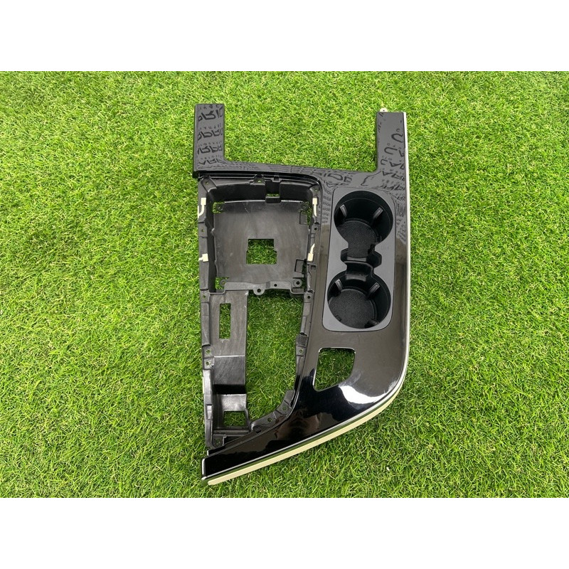 Декоративная накладка центральной консоли (салон) AUDI Q7 4M 2018 3.0 TFSi 4M1864241AHPKW