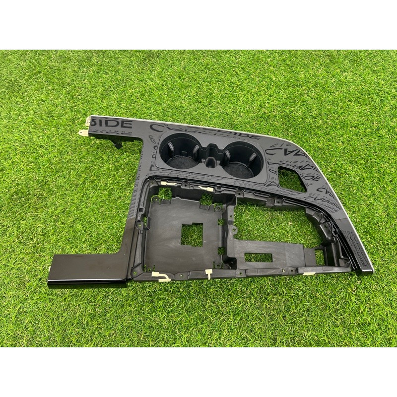 Декоративная накладка центральной консоли (салон) AUDI Q7 4M 2018 3.0 TFSi 4M1864241AHPKW