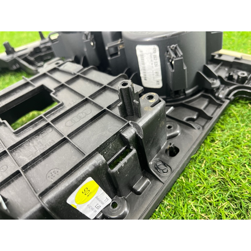 Декоративная накладка центральной консоли (салон) AUDI Q7 4M 2018 3.0 TFSi 4M1864241AHPKW