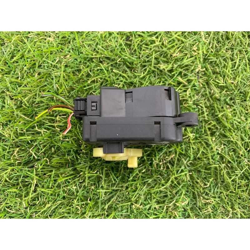 Привод заслонки отопителя (отопление и кондиционирование) Opel Vectra C 2004 2.2 SE 09180204