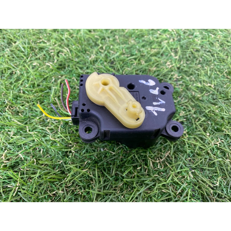 Привод заслонки отопителя (отопление и кондиционирование) Opel Vectra C 2004 2.2 SE 09180204