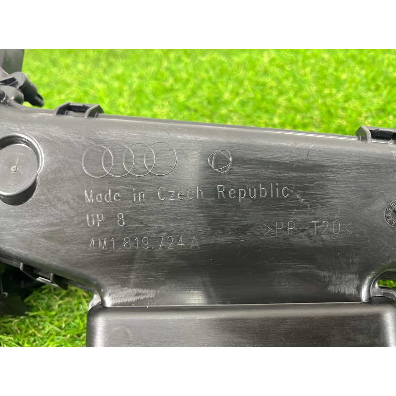 Воздуховод салона (салон) AUDI Q7 4M 2018 3.0 TFSi 4M1819724A