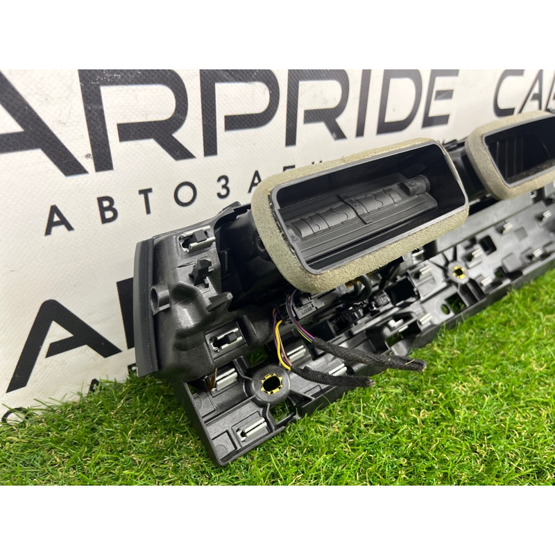 Центральный дефлектор салона (салон) AUDI Q7 4M 2018 3.0 TFSi 4M1820902AS6PS