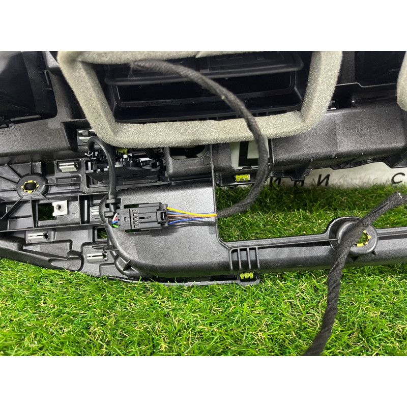 Центральный дефлектор салона (салон) AUDI Q7 4M 2018 3.0 TFSi 4M1820902AS6PS