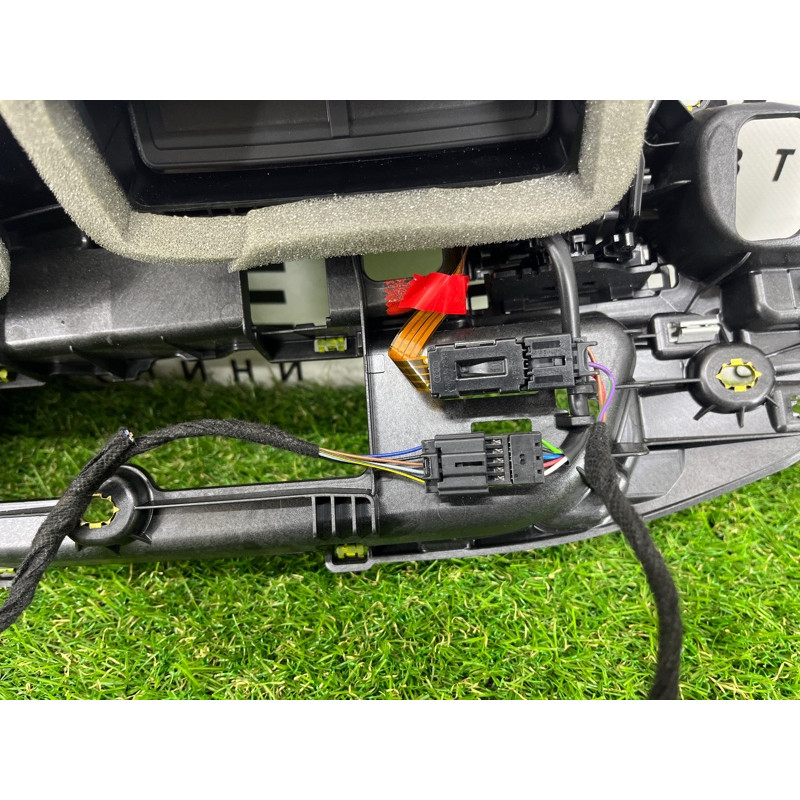 Центральный дефлектор салона (салон) AUDI Q7 4M 2018 3.0 TFSi 4M1820902AS6PS