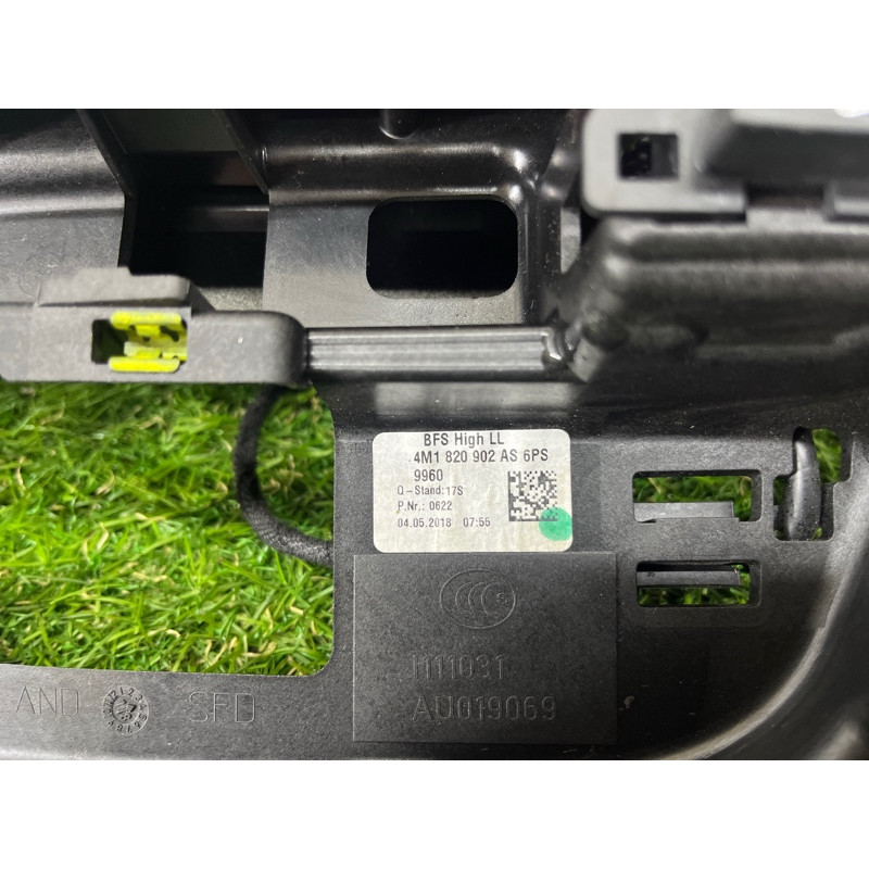 Центральный дефлектор салона (салон) AUDI Q7 4M 2018 3.0 TFSi 4M1820902AS6PS