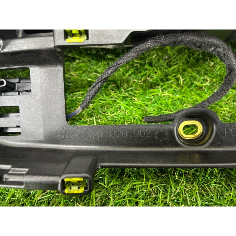 Центральный дефлектор салона (салон) AUDI Q7 4M 2018 3.0 TFSi 4M1820902AS6PS