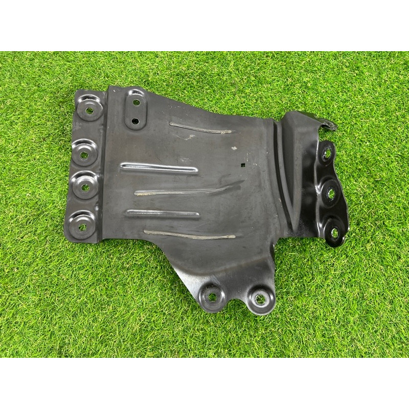 Защита арки (кузов и элементы) AUDI Q7 4M 2018 3.0 TFSi 4M0803597G