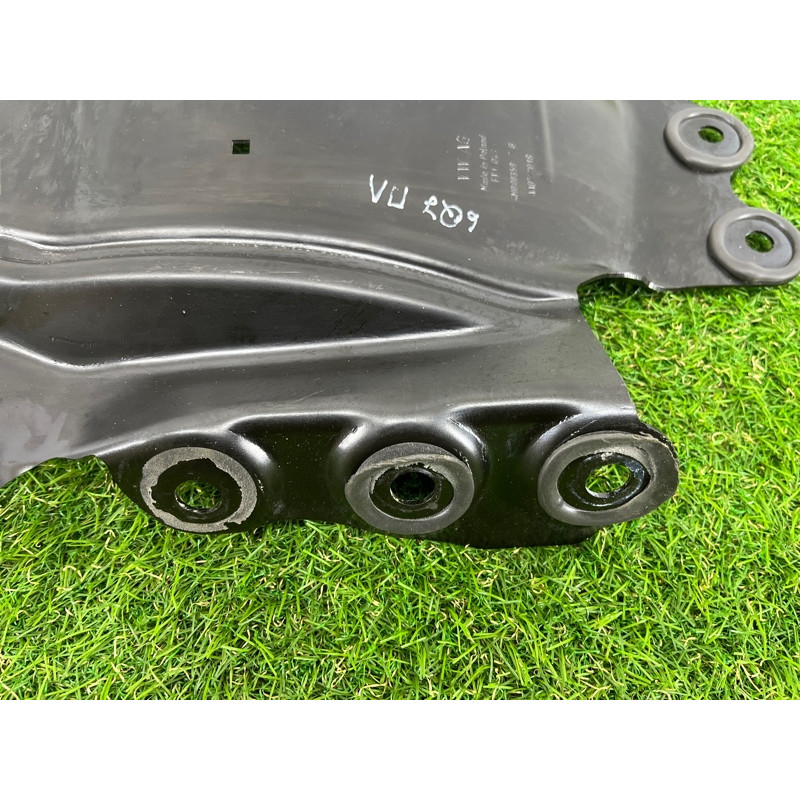 Защита арки (кузов и элементы) AUDI Q7 4M 2018 3.0 TFSi 4M0803597G