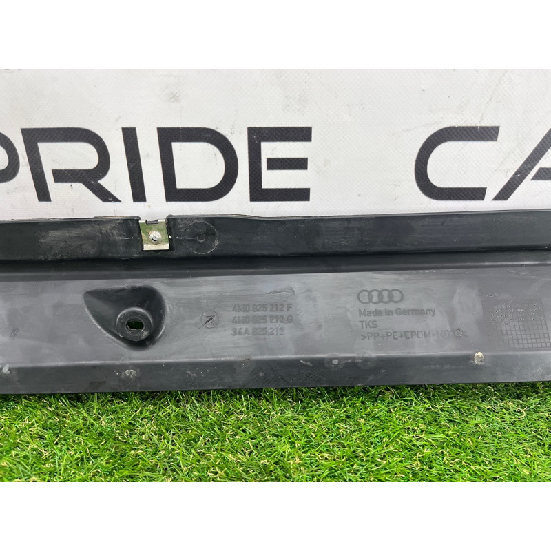 Накладка на порог (кузов и элементы) AUDI Q7 4M 2018 3.0 TFSi 4M0825212F