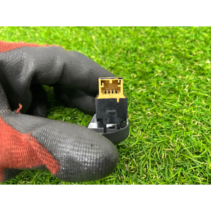 Кнопка блокировки центрального замка (электрика / кнопки) AUDI Q7 4M 2018 3.0 TFSi 4M0962108C5PR