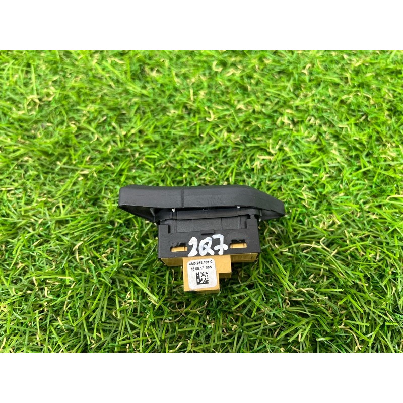 Кнопка блокировки центрального замка (электрика / кнопки) AUDI Q7 4M 2018 3.0 TFSi 4M0962108C5PR