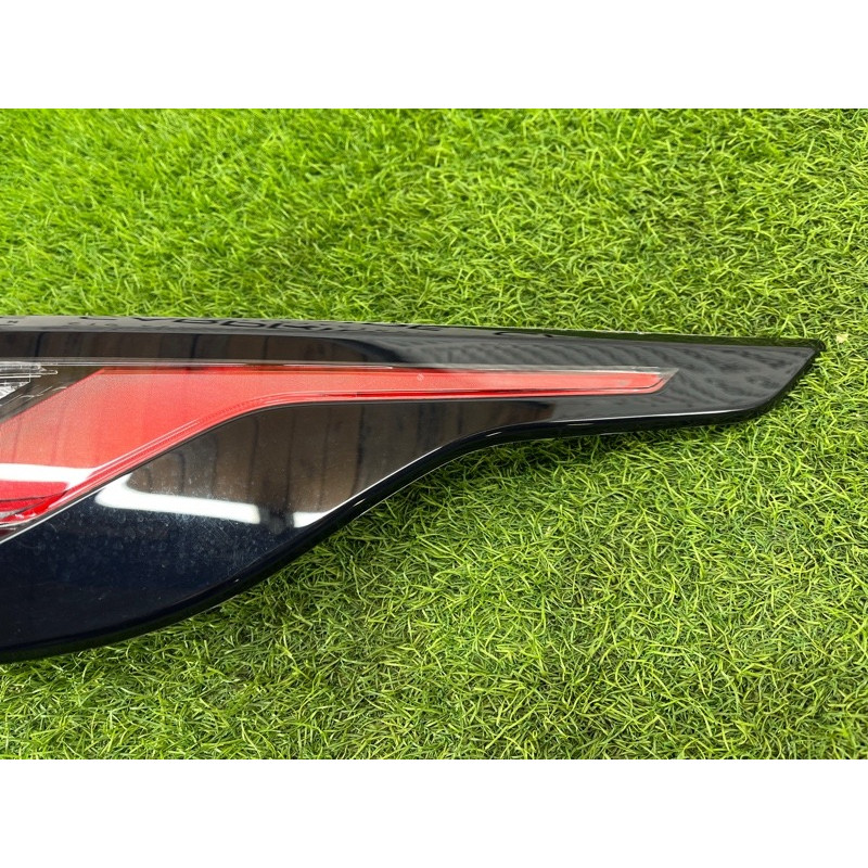 Задний фонарь (оптика) LAND ROVER Range Rover Velar L560 2019 LR111107