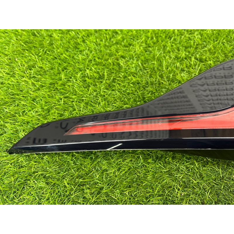 Задний фонарь (оптика) LAND ROVER Range Rover Velar L560 2019 LR111107