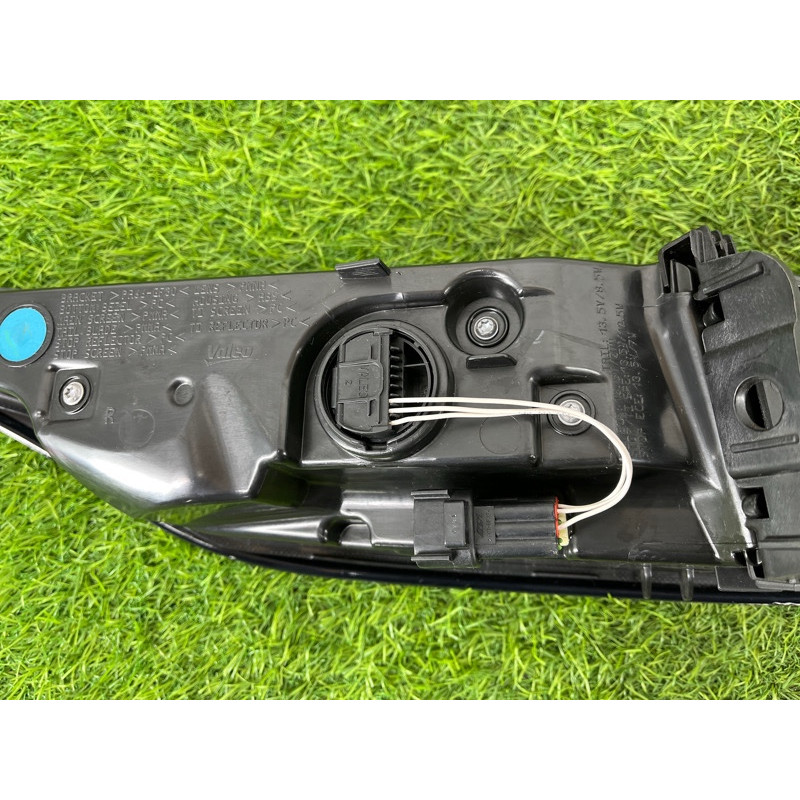 Задний фонарь (оптика) LAND ROVER Range Rover Velar L560 2019 LR111107