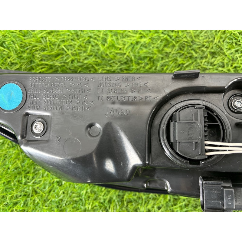 Задний фонарь (оптика) LAND ROVER Range Rover Velar L560 2019 LR111107