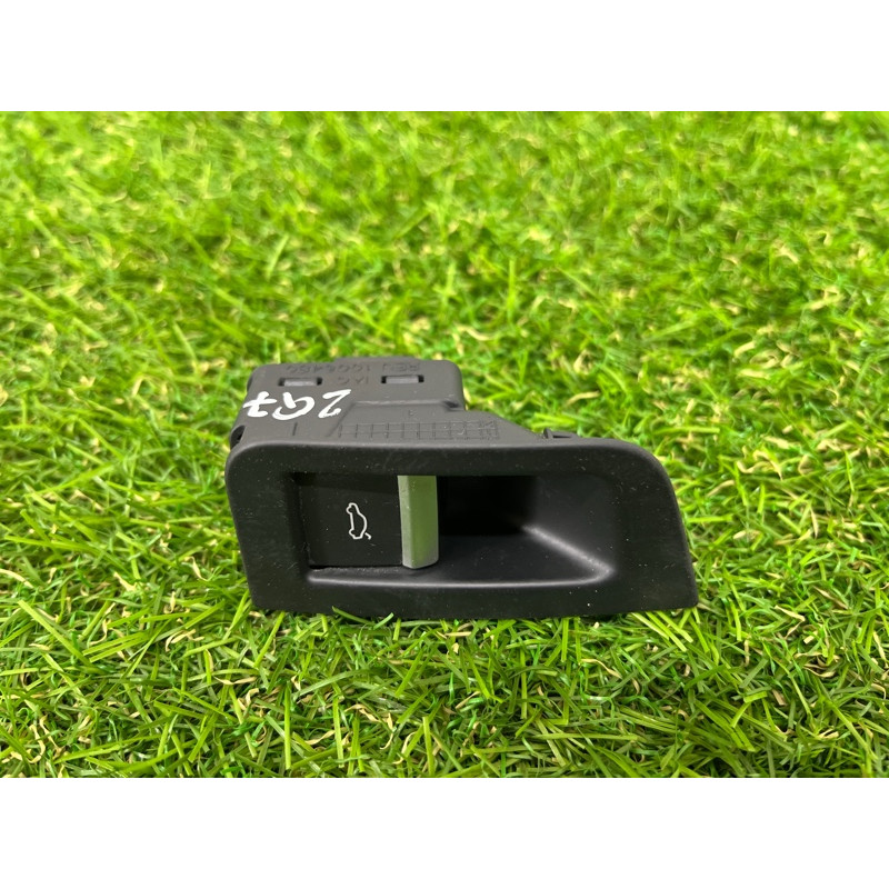 Кнопка открывания крышки багажника (электрика / кнопки) AUDI Q7 4M 2018 3.0 TFSi 4M0959831A5PR