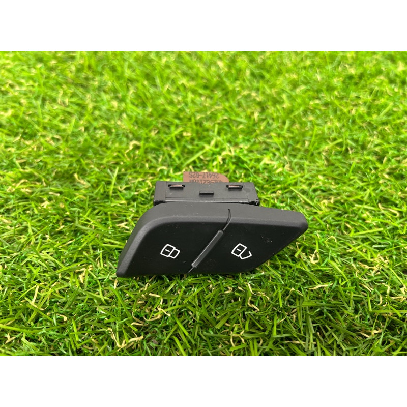 Кнопка блокировки центрального замка (электрика / кнопки) AUDI Q7 4M 2018 3.0 TFSi 4M2962108A5PR