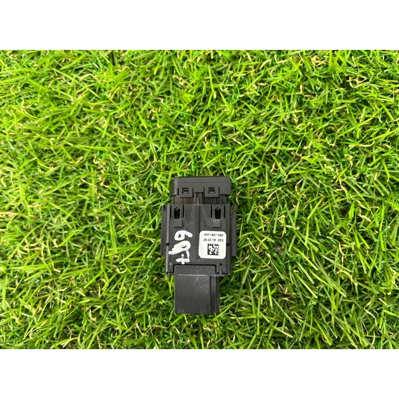 Кнопка дефлектора салона (электрика / кнопки) AUDI Q7 4M 2018 3.0 TFSi 4M1907595