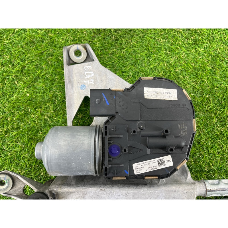 Трапеция дворников (кузов и элементы) AUDI Q7 4M 2018 3.0 TFSi 4M8955023