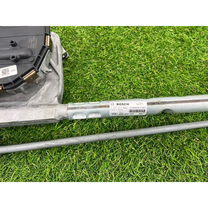 Трапеция дворников (кузов и элементы) AUDI Q7 4M 2018 3.0 TFSi 4M8955023