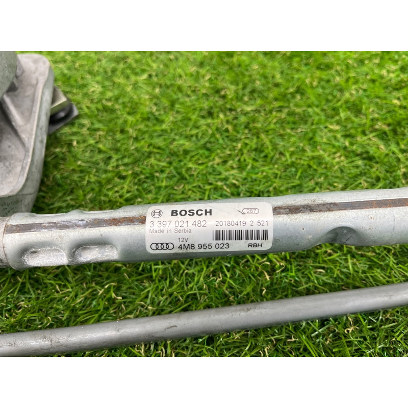 Трапеция дворников (кузов и элементы) AUDI Q7 4M 2018 3.0 TFSi 4M8955023