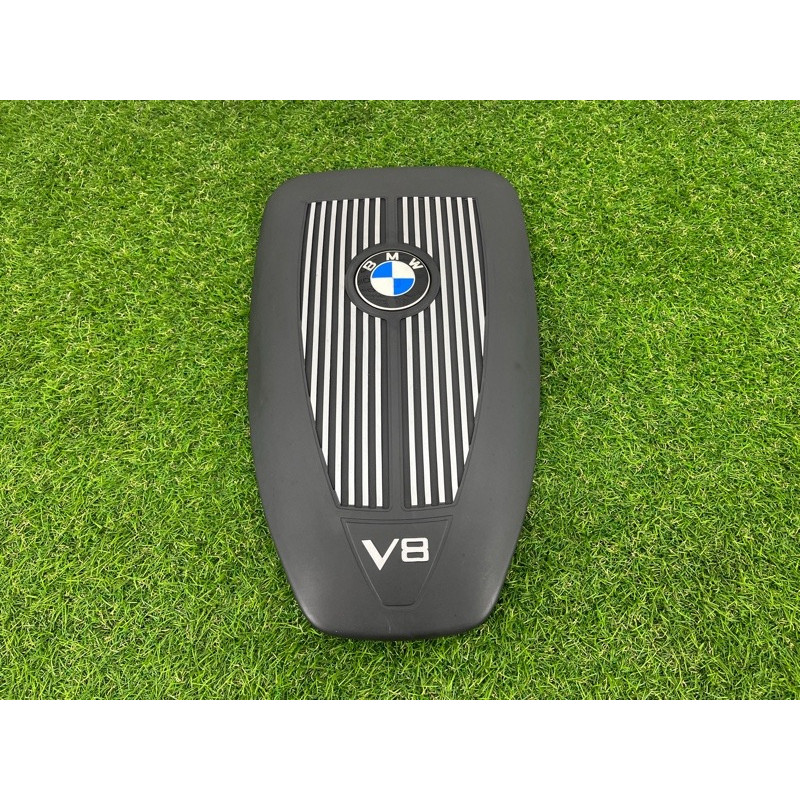Декоративная крышка двигателя (двигатель и элементы) BMW X5 E70 2008 4.8 N62/TU 13717548904