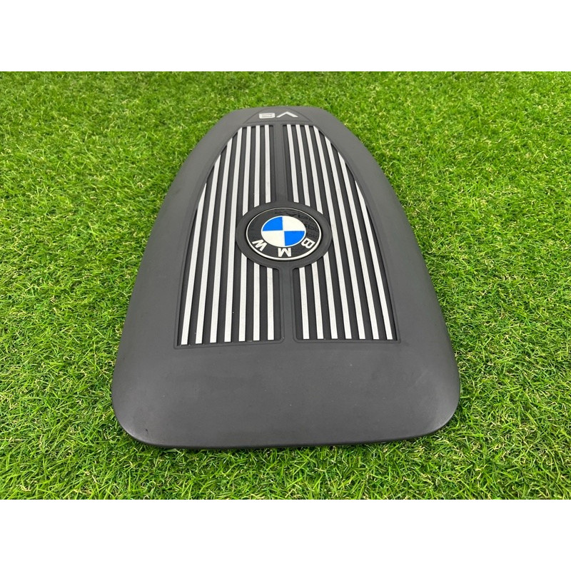 Декоративная крышка двигателя (двигатель и элементы) BMW X5 E70 2008 4.8 N62/TU 13717548904
