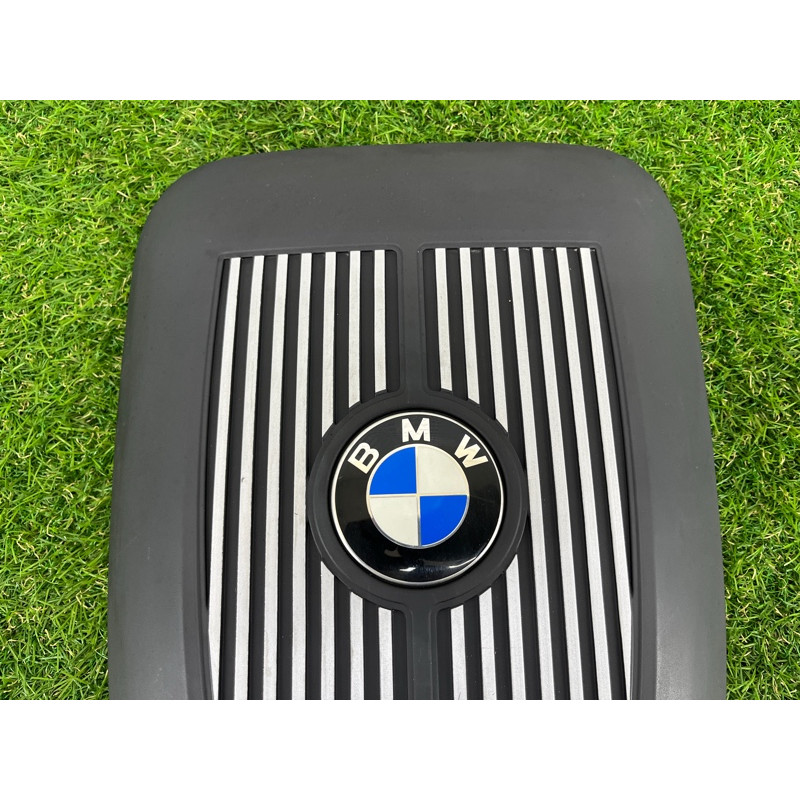 Декоративная крышка двигателя (двигатель и элементы) BMW X5 E70 2008 4.8 N62/TU 13717548904