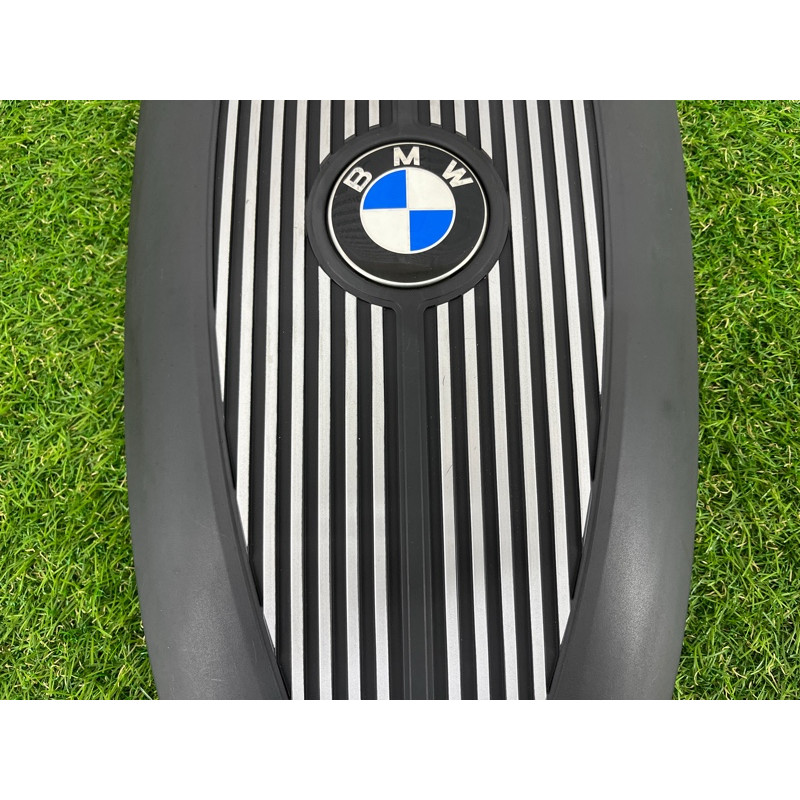 Декоративная крышка двигателя (двигатель и элементы) BMW X5 E70 2008 4.8 N62/TU 13717548904